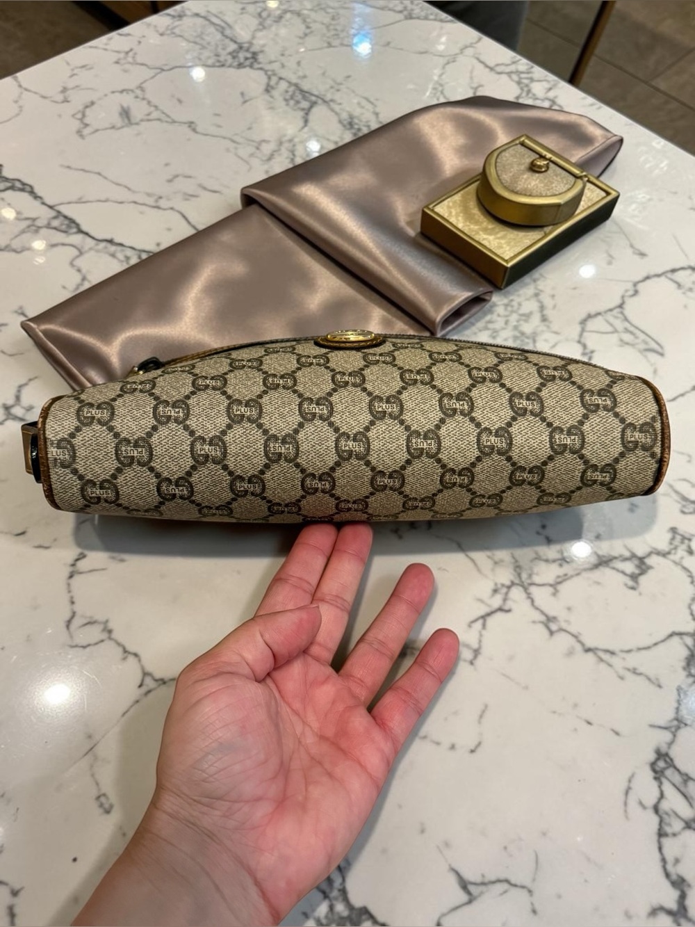 ✨ Vintage Gucci Plus Monogram Canvas Clutch / Cosmetic Pouch ✨ - Picture 7 of 11